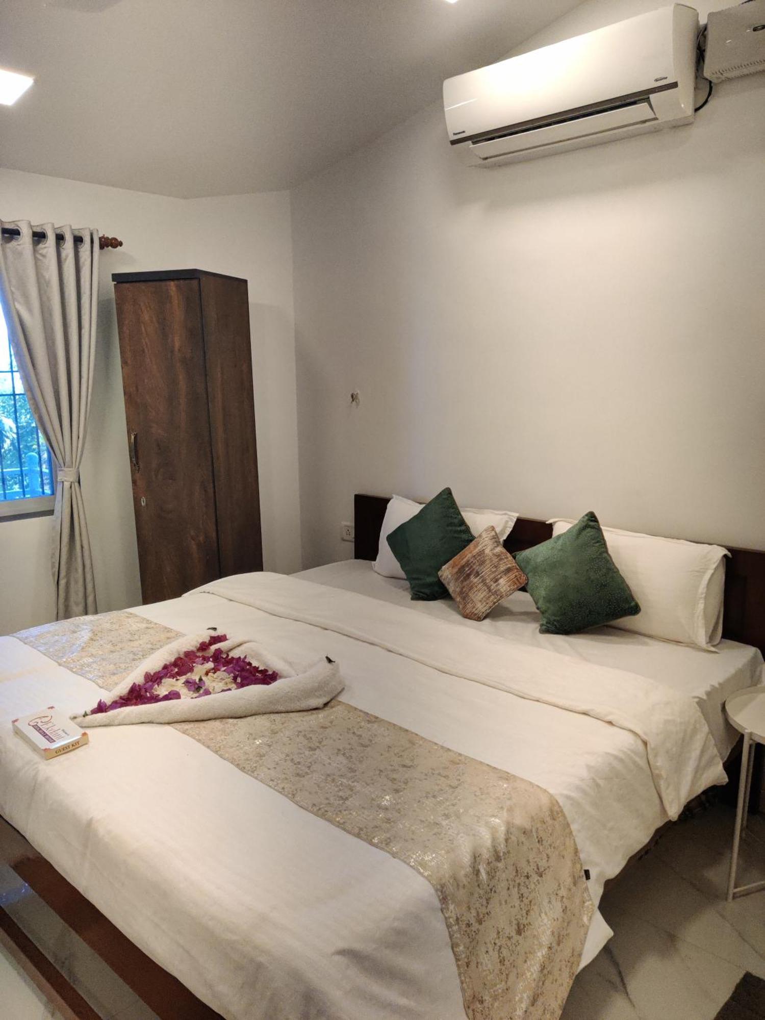 Whitehouse Homestay By Oxystays Hospitality Alībāg Eksteriør billede