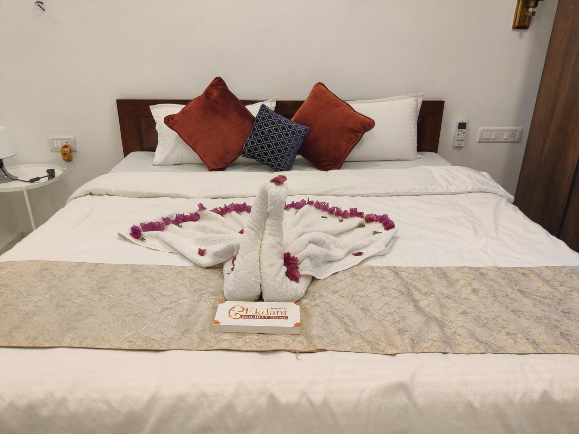 Whitehouse Homestay By Oxystays Hospitality Alībāg Eksteriør billede