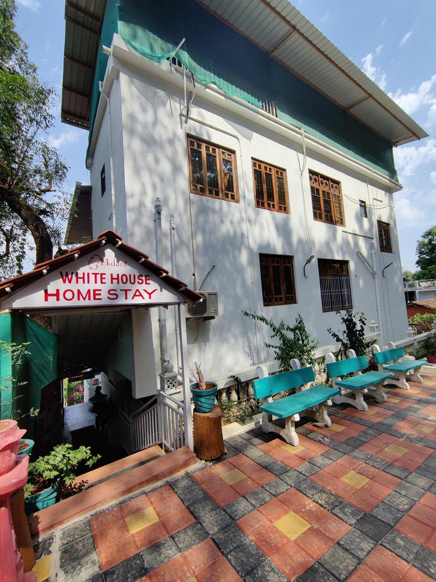 Whitehouse Homestay By Oxystays Hospitality Alībāg Eksteriør billede