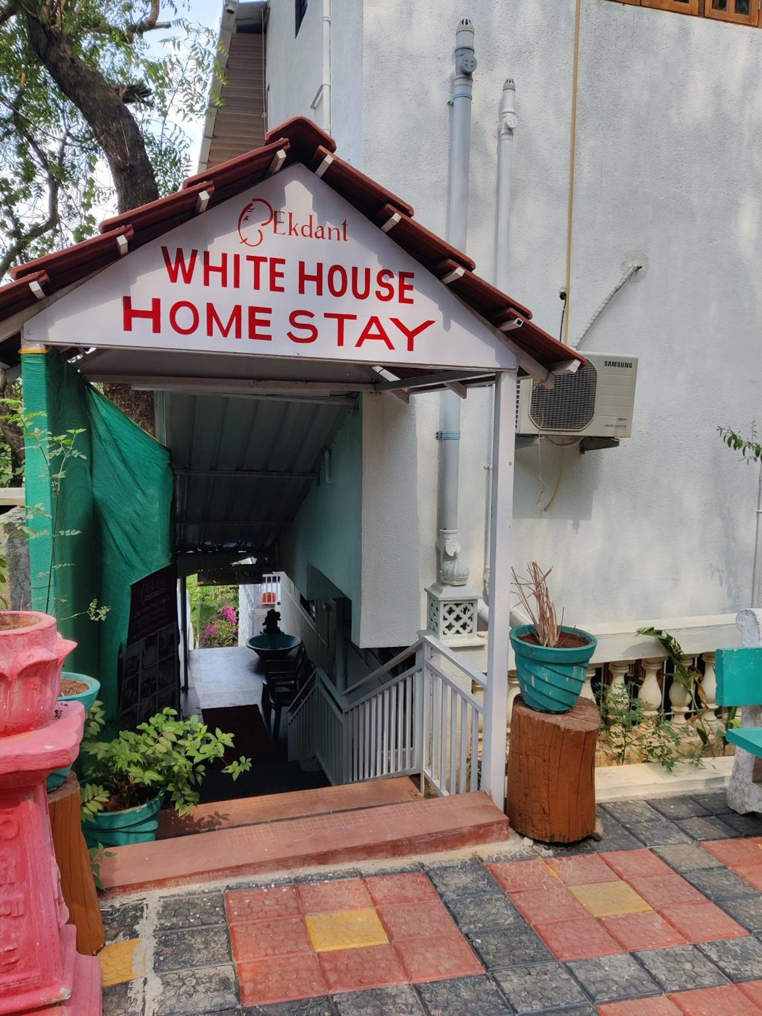 Whitehouse Homestay By Oxystays Hospitality Alībāg Eksteriør billede